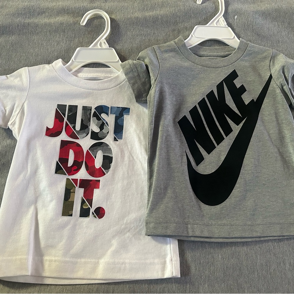 Nike Kids' Gray and White Graphic T-Shirts Sz 2T